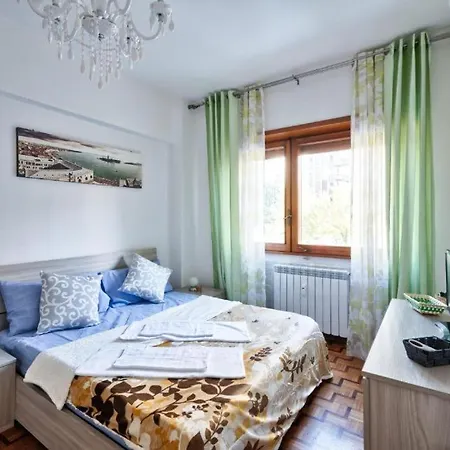 Venice City - With Private & Bathroom, Ac & Tv *