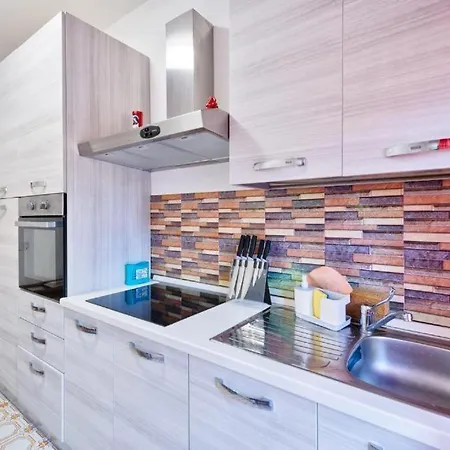 Venice City - With Private & Bathroom, Ac & Tv مارغيرا