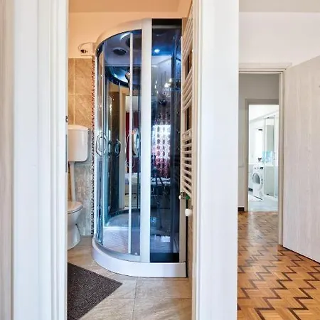 بيت ضيافة Venice City - With Private & Bathroom, Ac & Tv *