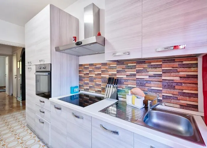 Venice City - With Private & Bathroom, Ac & Tv Μαργκέρα