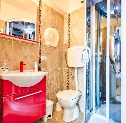 Venice City - With Private & Bathroom, Ac & Tv *