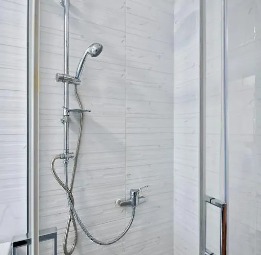 Venice City - With Private & Bathroom, Ac & Tv