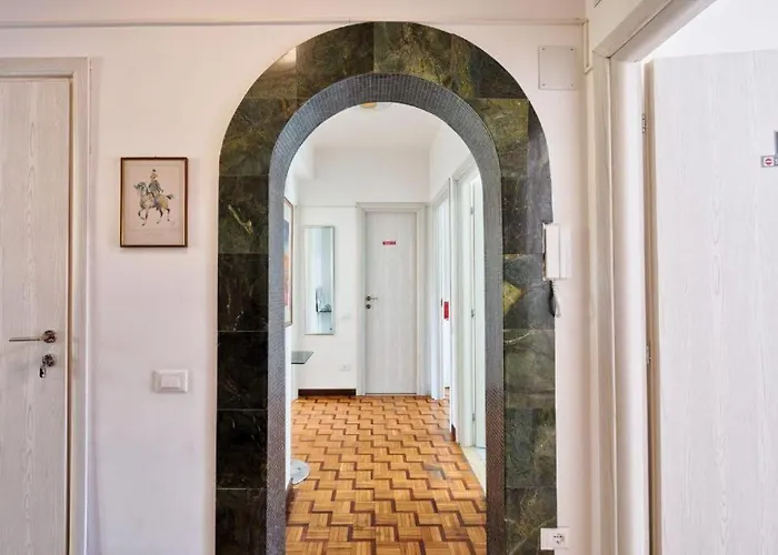 Venice City - With Private & Bathroom, Ac & Tv Μαργκέρα